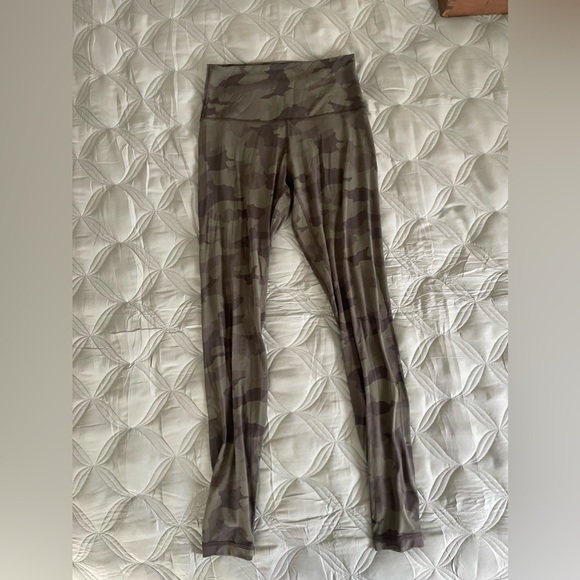 Lululemon Size 6 Align Pants 28” Full Length Incognito Camo Multi Gator Green - Picture 2 of 5